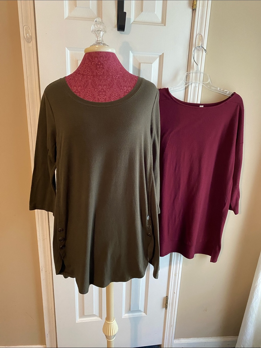 Zenana Premium L Green Scoop Neck Tunic with XL Burgundy both - Button Accents